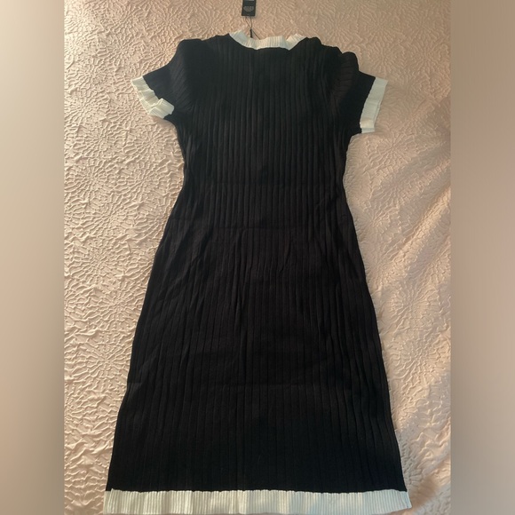 Women’s Black, White, and Gold Dress - Picture 5 of 7